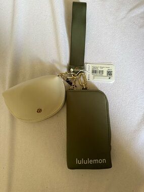 Lululemon Dual Pouch Wristlet Wallet Bay Leaf